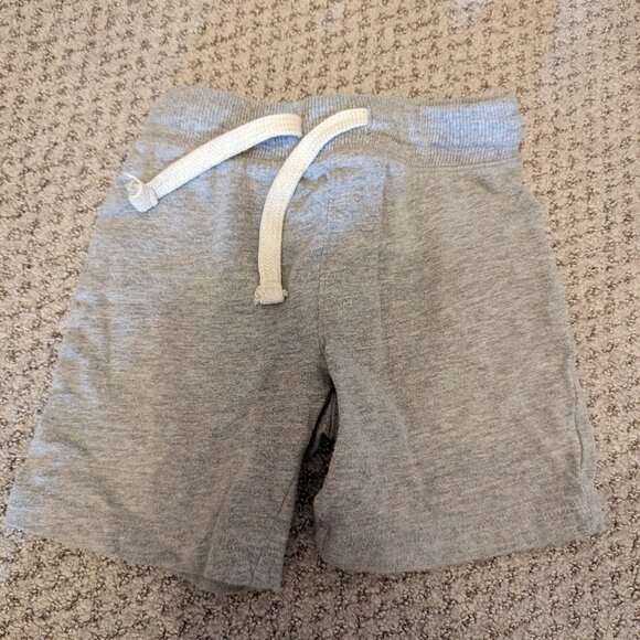 5 pairs of 2t shorts - Picture 9 of 10